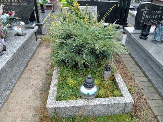 Grób Ewa Nowak